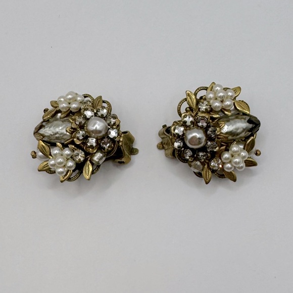 ORIGINAL BY ROBERT Vintage Pearl & Crystal Filigree Clip-On Earrings - Picture 8 of 14